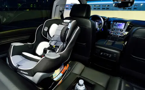 Autosedačka: pravidla přepravy dětí v autě a jak vybrat správnou