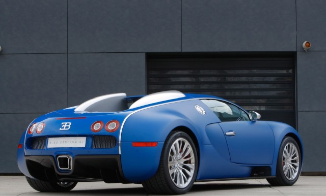 Bugatti-Chiron-Back-View